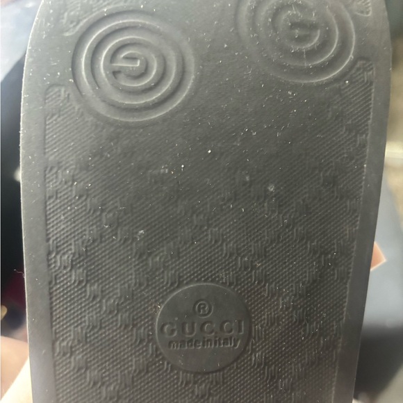 Authentic Gucci slides - Picture 4 of 4
